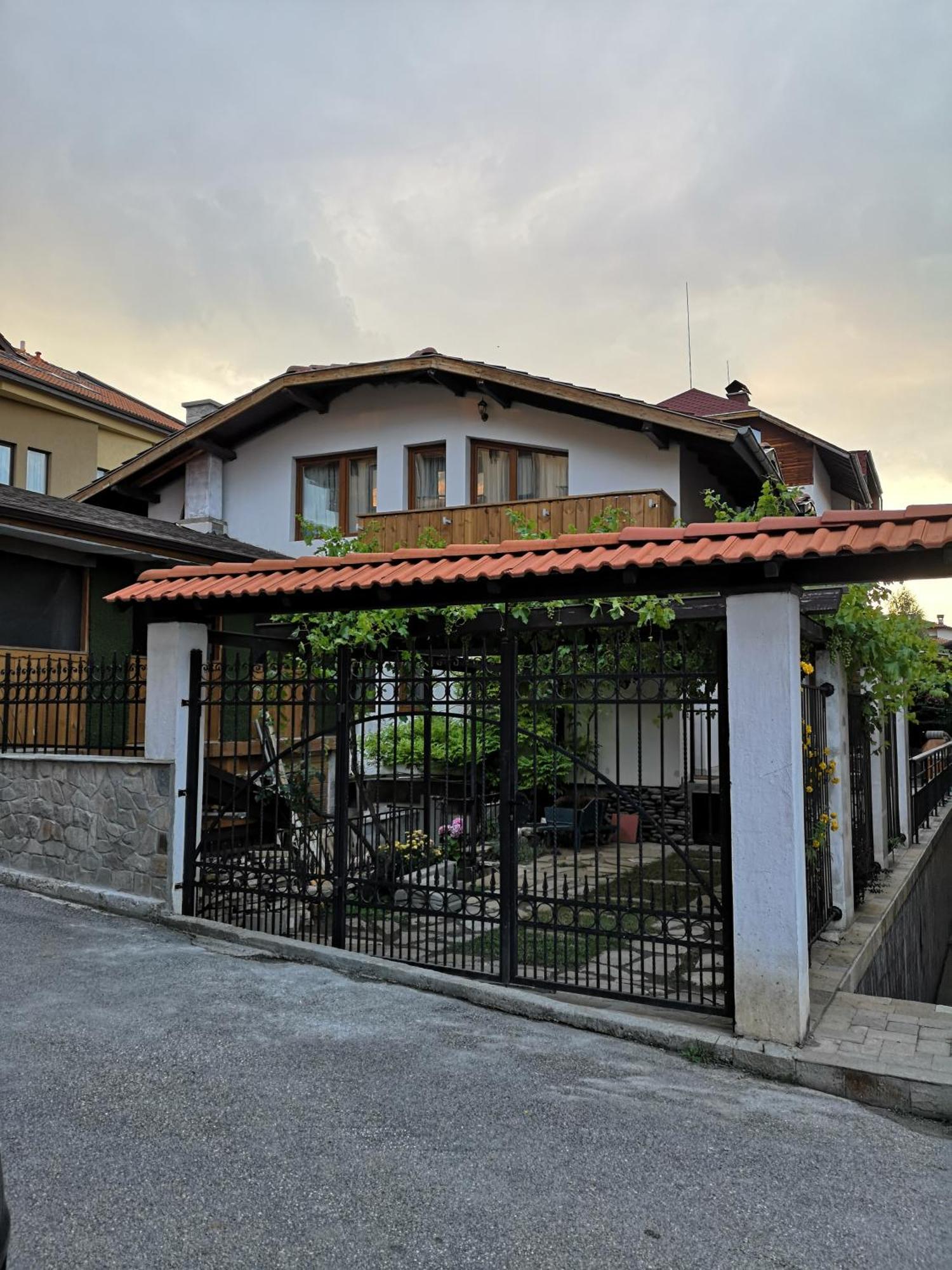 Отель Ikonomov House Банско Экстерьер фото