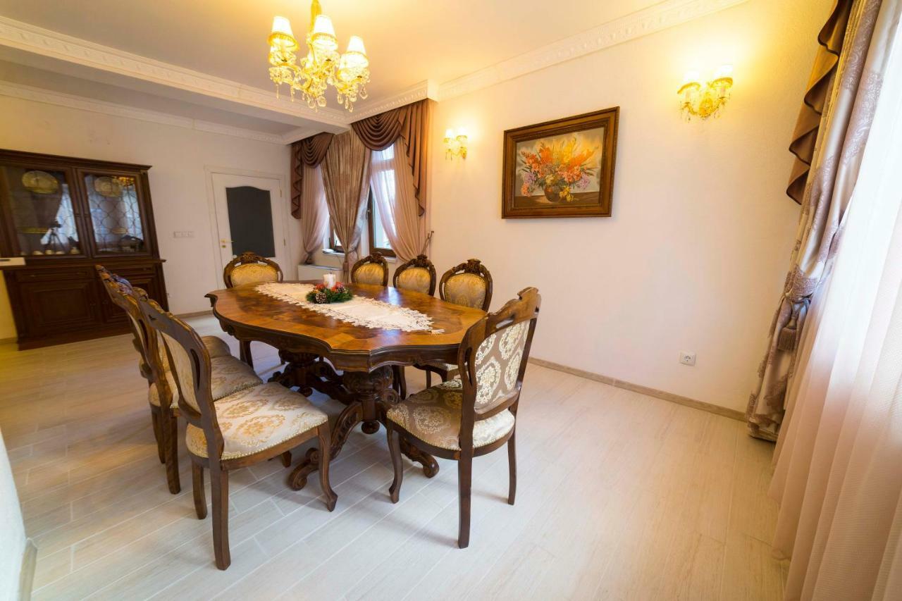Отель Ikonomov House Банско Экстерьер фото